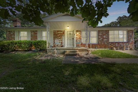 Photo of 475 Wildwood Dr, Elizabethtown, KY 42701 (MLS # 1703965)