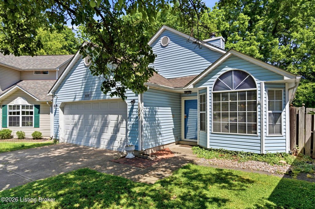 Photo of 9119 Hampton Ridge Ct, Louisville, KY 40220 (MLS # 1717414)