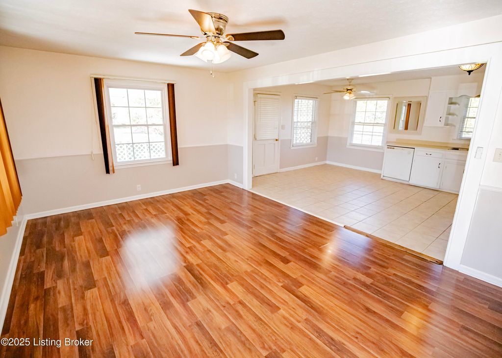 Photo of 1643 Greenland Park Cir #3, Shelbyville, KY 40065 (MLS # 1701820)