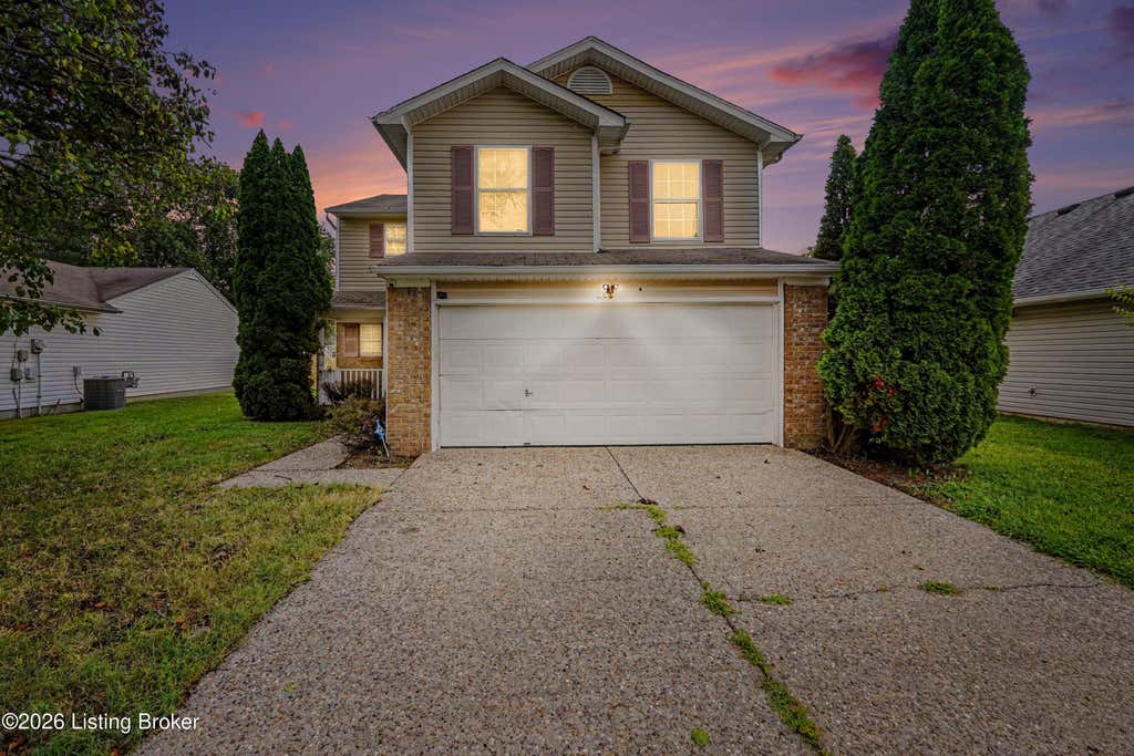 Photo of 9711 Brooks Bend Rd, Louisville, KY 40258 (MLS # 1726210)