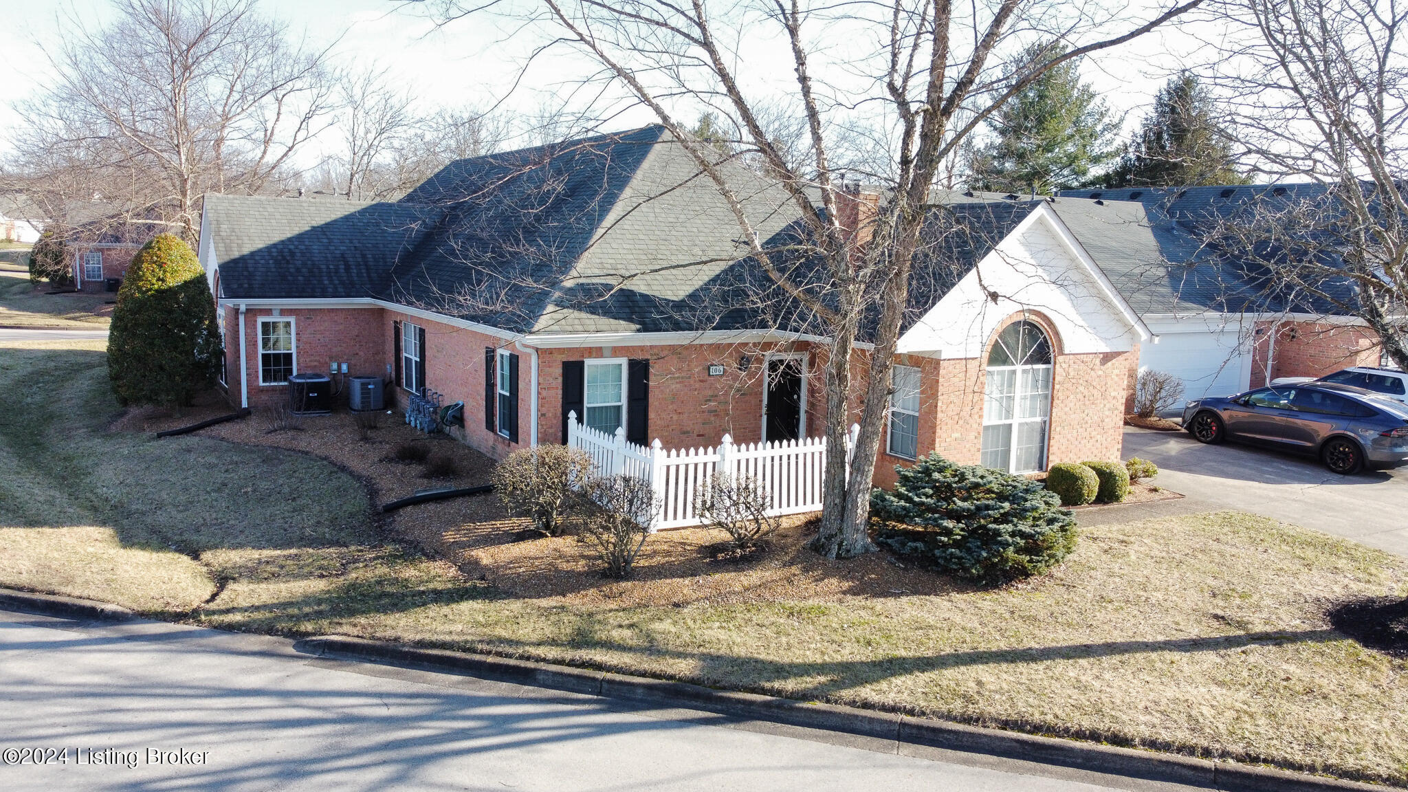 Photo 1 of 22 — 106 Azalea Ct, La Grange, KY 40031