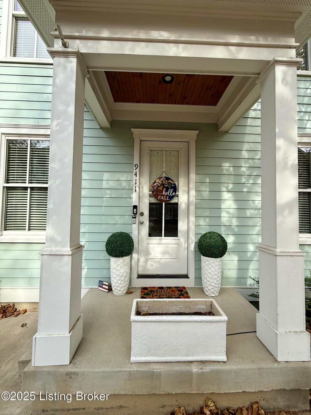 Photo of 9411 Civic Way, Prospect, KY 40059 (MLS # 1704245)