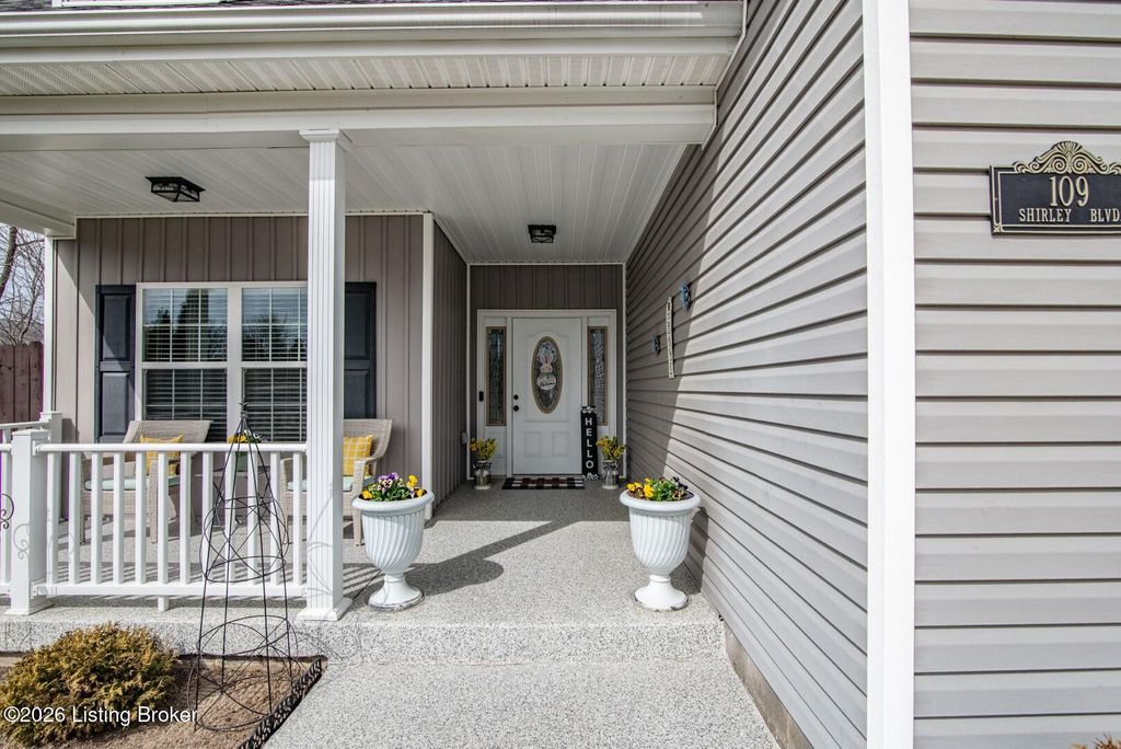 Photo of 109 Shirley Blvd, Vine Grove, KY 40175 (MLS # 1707832)