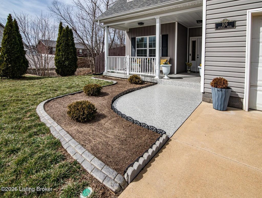 Photo of 109 Shirley Blvd, Vine Grove, KY 40175 (MLS # 1707832)