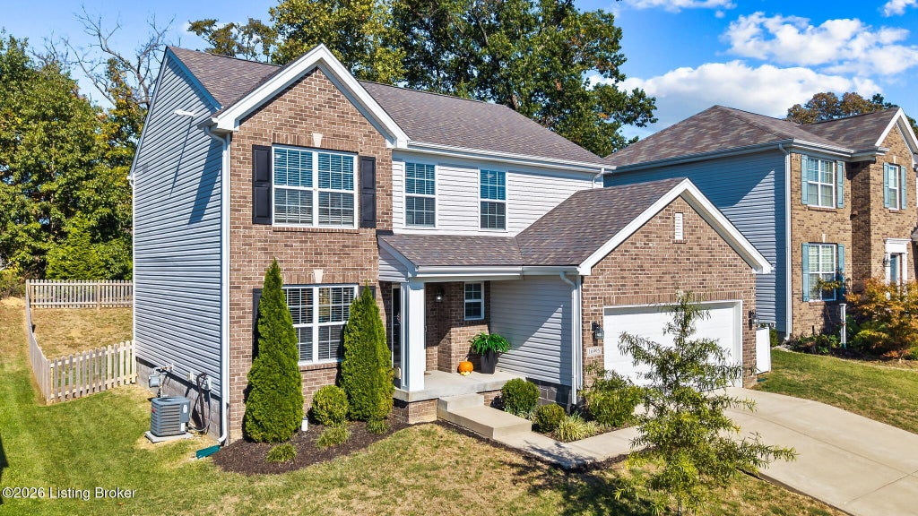 Photo of 16995 Green Crest Ln, Louisville, KY 40245 (MLS # 1731965)