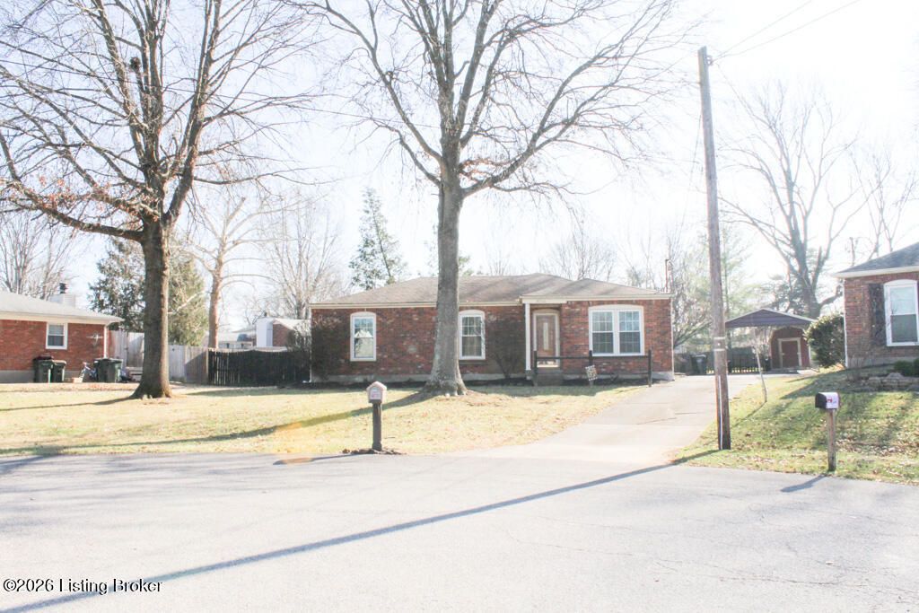 Photo of 3706 Modesto Rd, Jeffersontown, KY 40299 (MLS # 1706712)