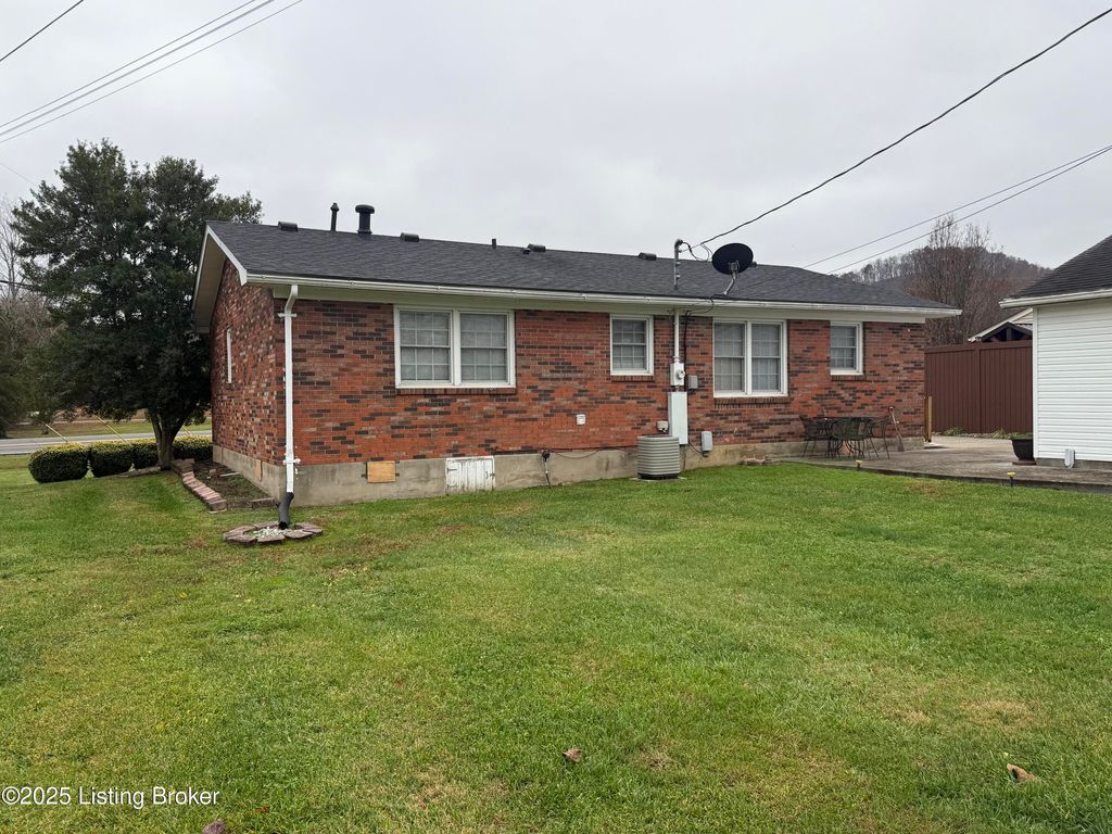 Photo of 10424 New Haven Rd, New Haven, KY 40051 (MLS # 1704131)