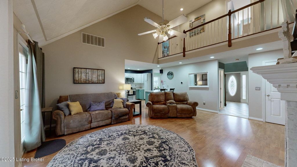 Photo of 462 Millers Crossing, Shepherdsville, KY 40165 (MLS # 1704409)