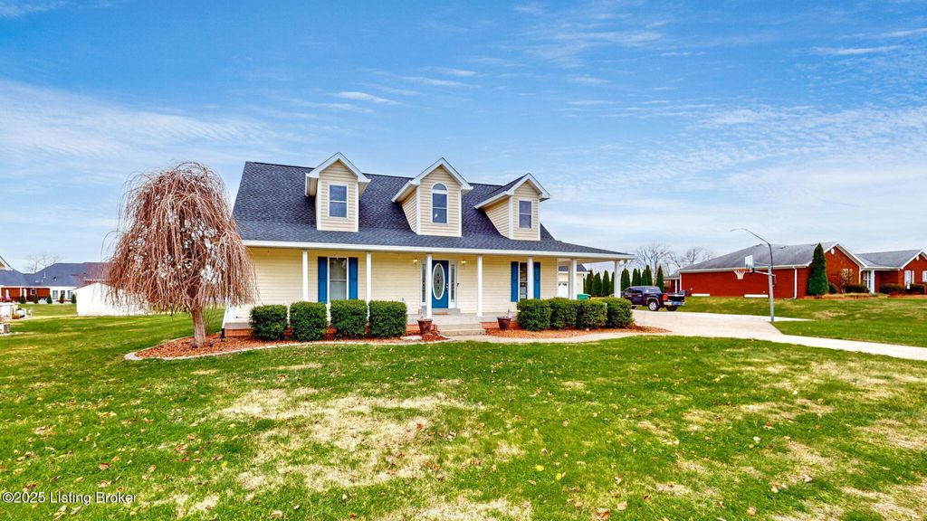 Photo of 462 Millers Crossing, Shepherdsville, KY 40165 (MLS # 1704409)