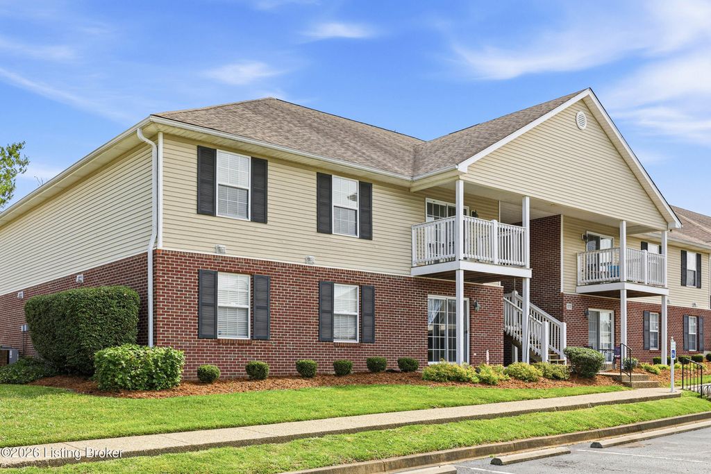 Photo of 177 Central Blvd, Mt Washington, KY 40047 (MLS # 1721364)