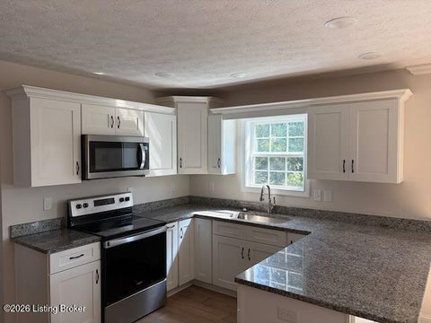 Tiny photo for 401 Butterfield Dr, Elizabethtown, KY 42701 (MLS # 1729715)