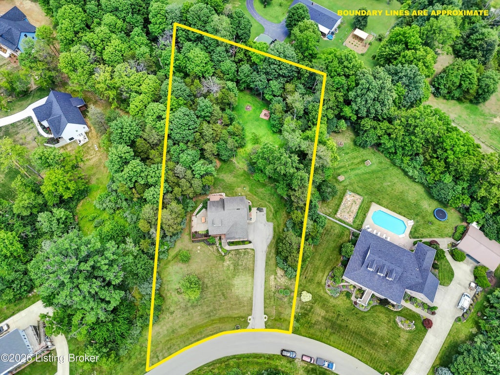 Photo of 2823 Hollow Oak Dr, Crestwood, KY 40014 (MLS # 1721427)