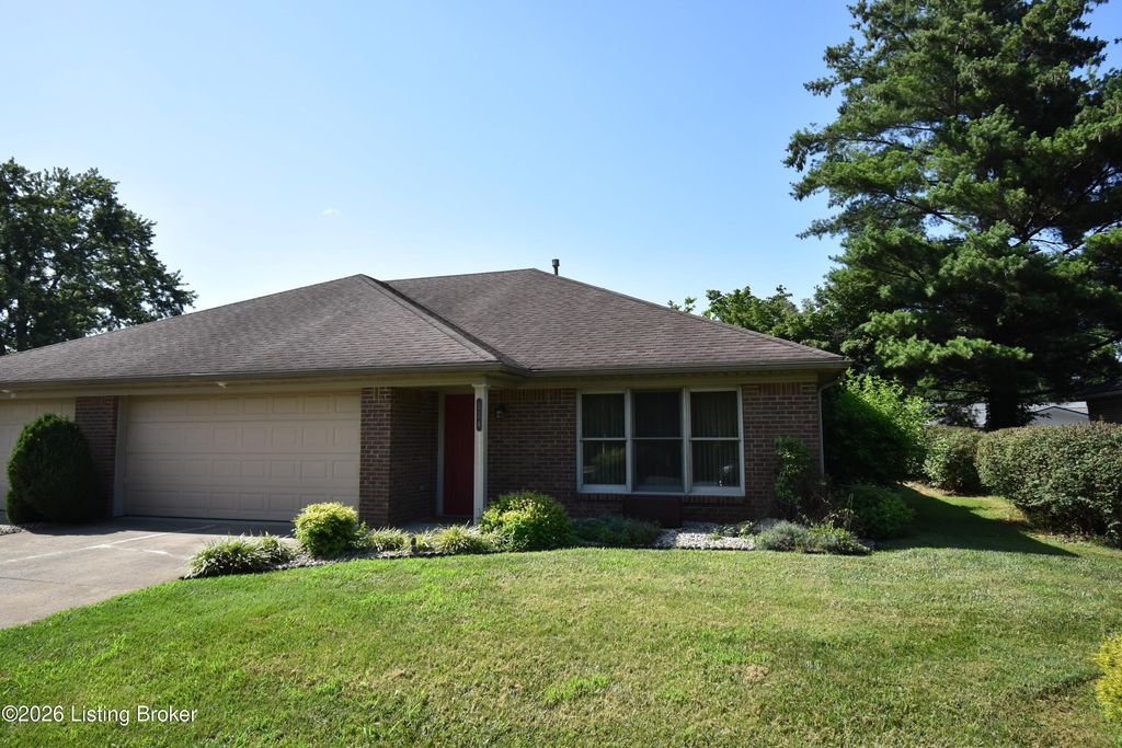 Photo of 114 Federal Pl, Bardstown, KY 40004 (MLS # 1722321)