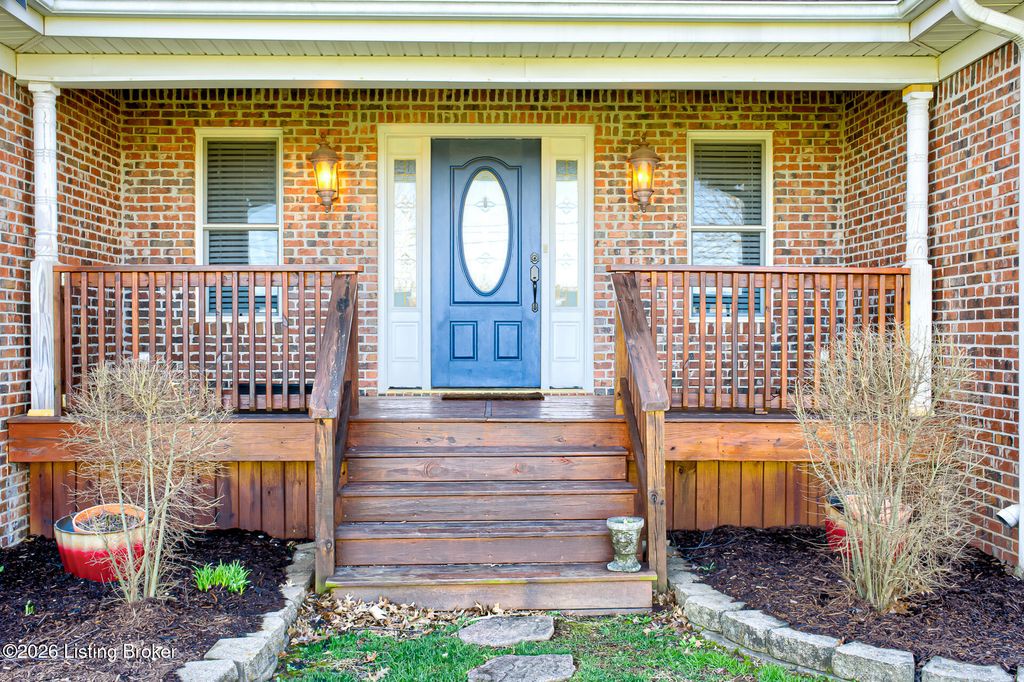 Photo of 710 Hickory Ln, La Grange, KY 40031 (MLS # 1711468)