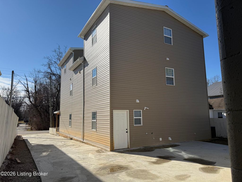 Photo of 12411 Berrytown Rd, Louisville, KY 40223 (MLS # 1710174)