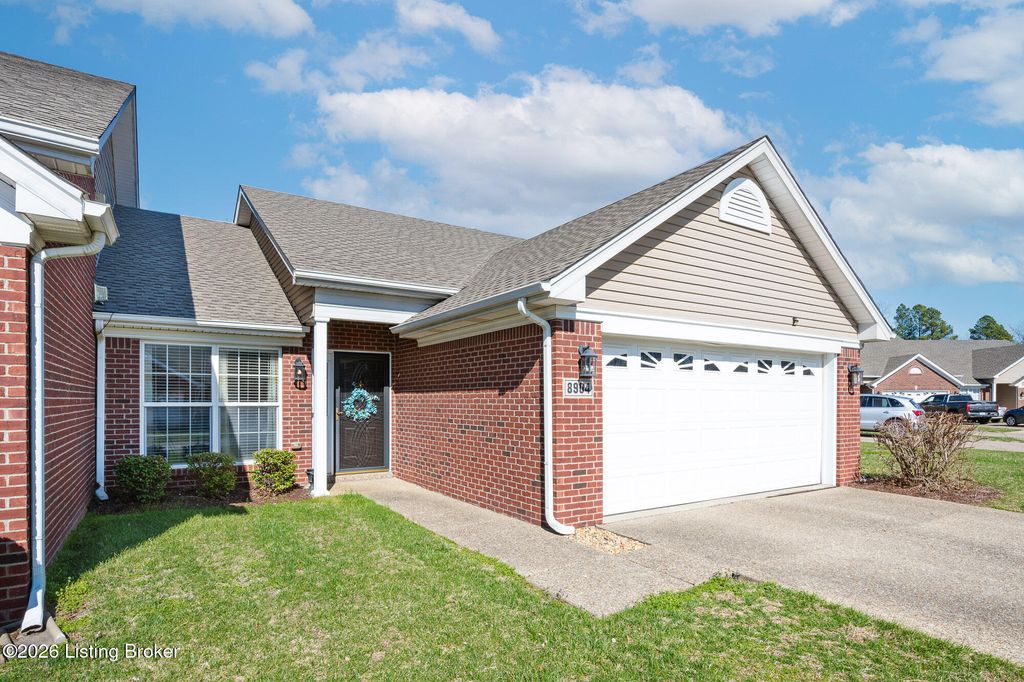 Photo of 8904 Stony Falls Way, Jeffersontown, KY 40299 (MLS # 1711024)