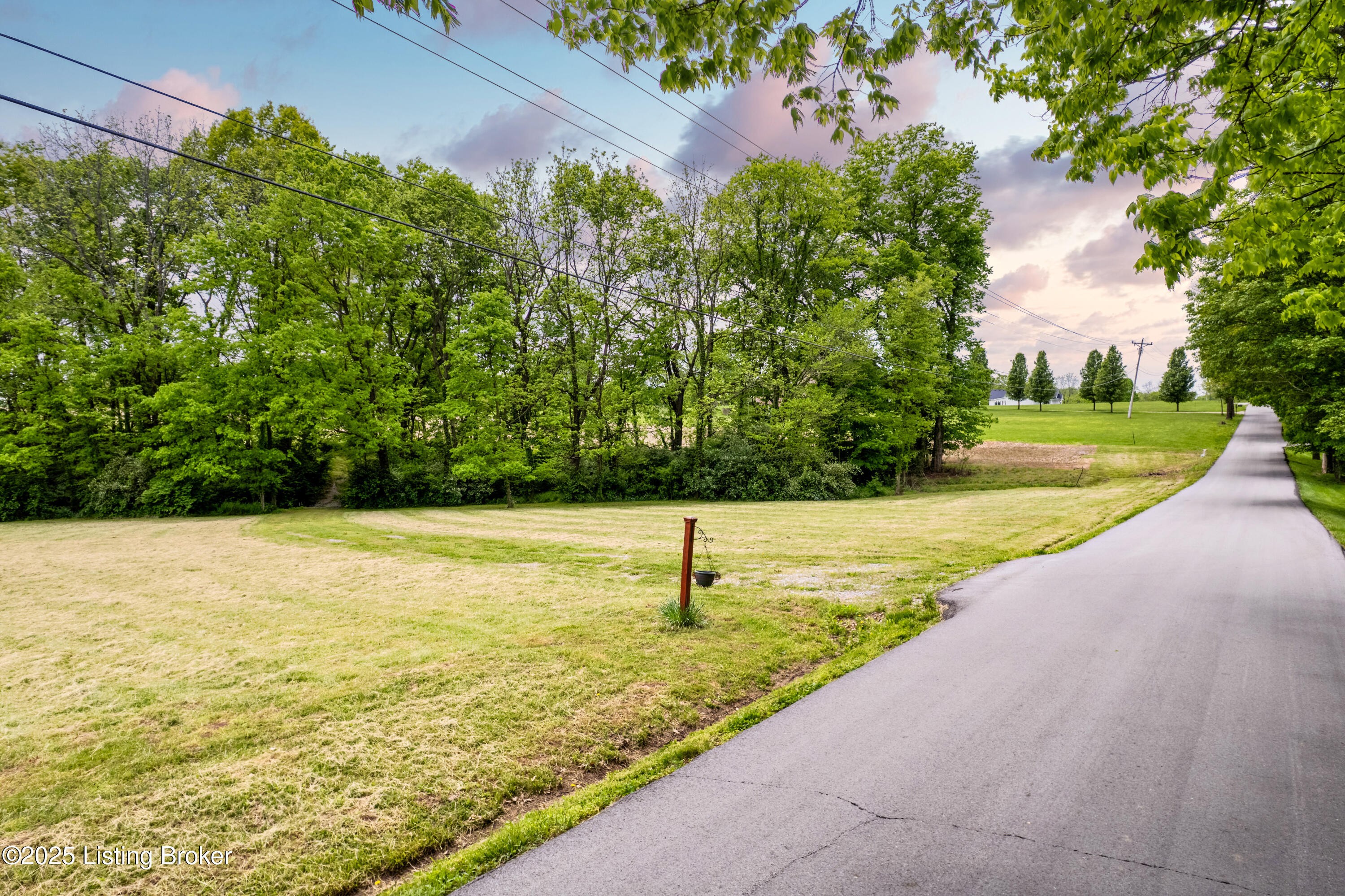 12 Clear Creek Rd