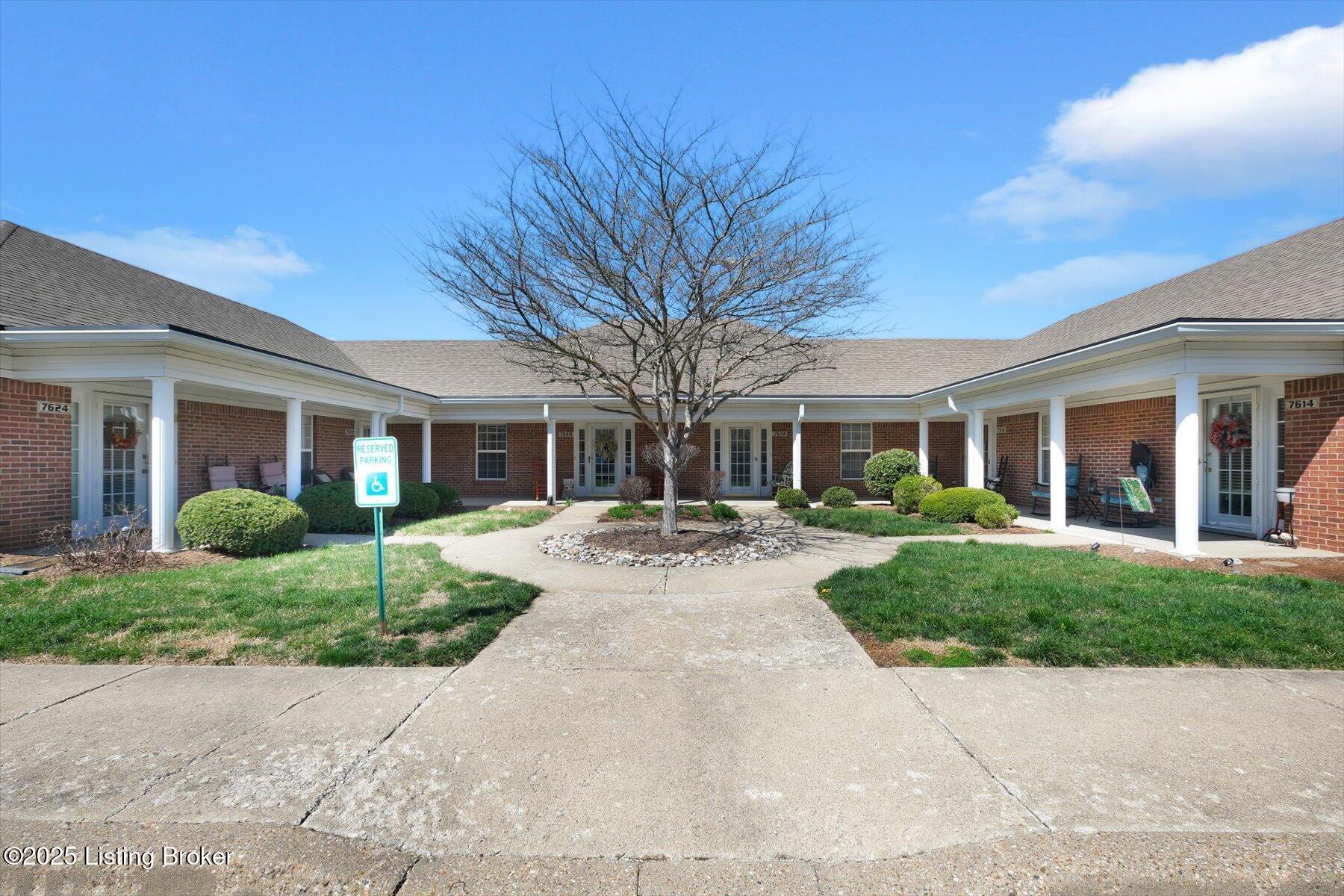 7616 Stovall Pl, Louisville, Kentucky image 1