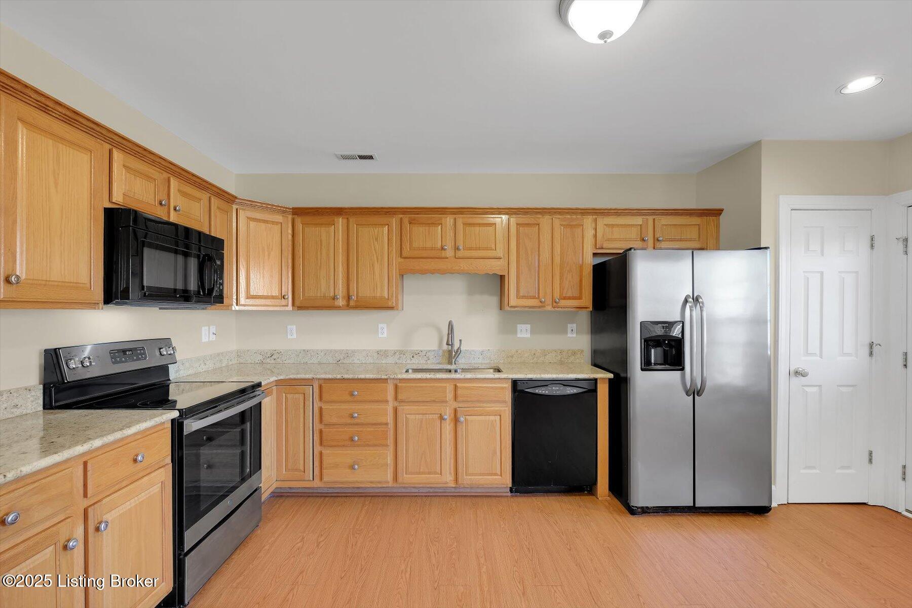 7616 Stovall Pl, Louisville, Kentucky image 7