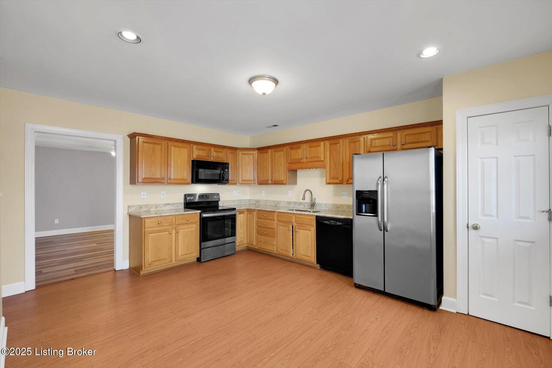 7616 Stovall Pl, Louisville, Kentucky image 22