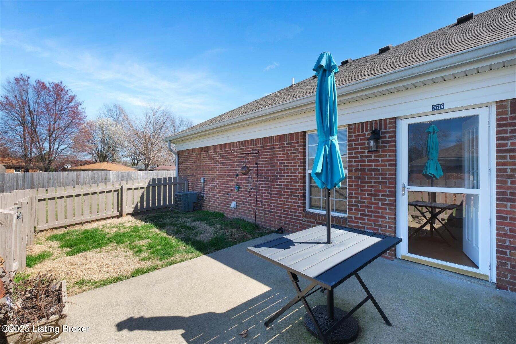 7616 Stovall Pl, Louisville, Kentucky image 3