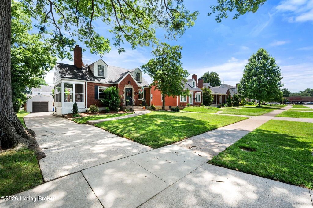 Photo of 2210 Wadsworth Ave, Louisville, KY 40205 (MLS # 1720653)