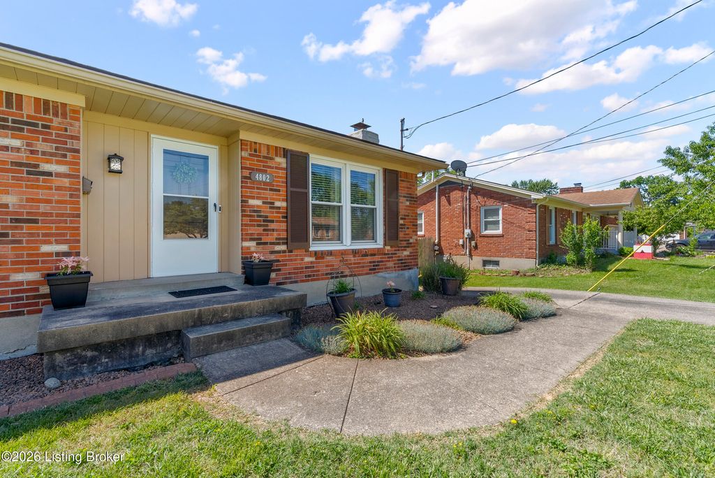 Photo of 4802 Famous Way, Louisville, KY 40219 (MLS # 1717152)