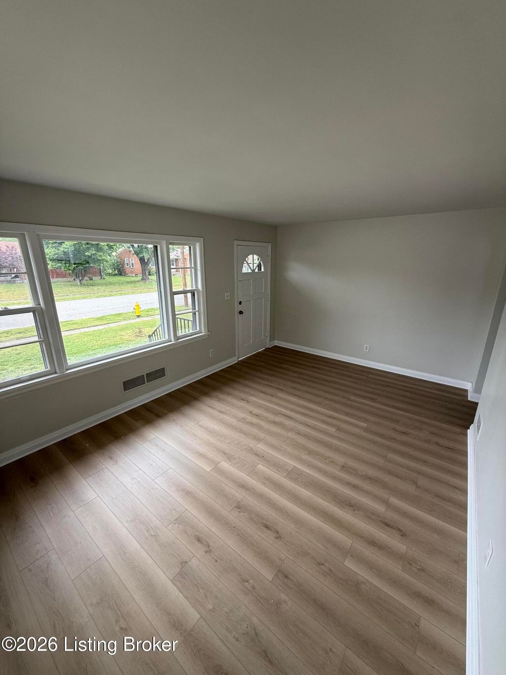 Photo of 1716 Chester Rd, Louisville, KY 40216 (MLS # 1716230)