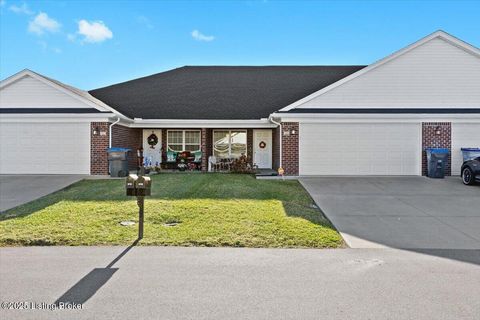 Photo of 6720 Eagle Wood Dr, Louisville, KY 40272 (MLS # 1705644)