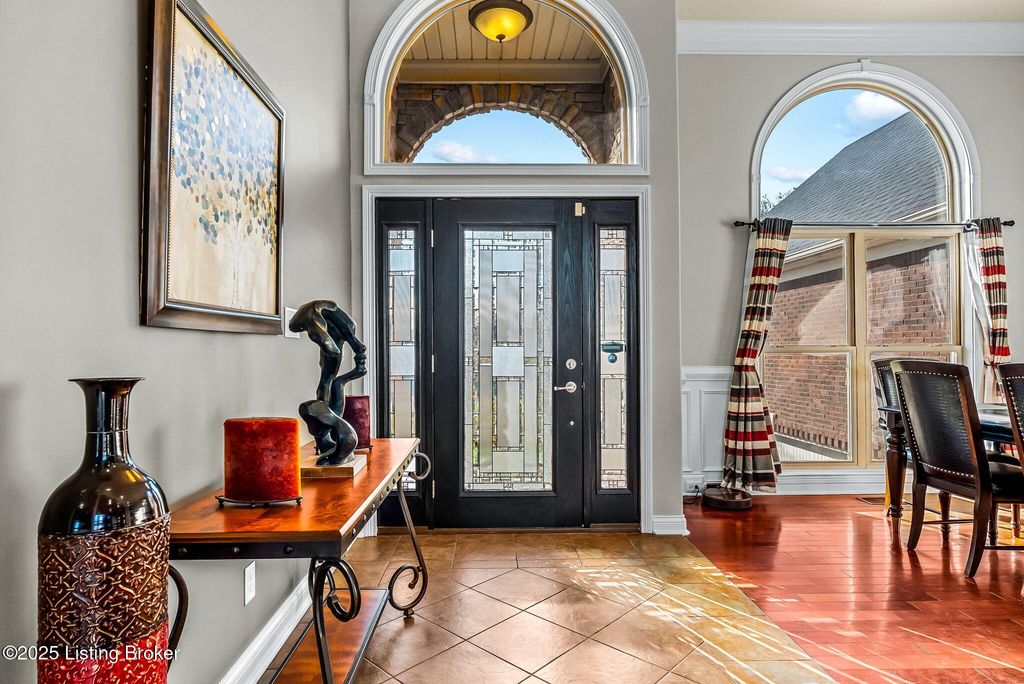 Photo of 409 Wood Springs Rd, La Grange, KY 40031 (MLS # 1703773)