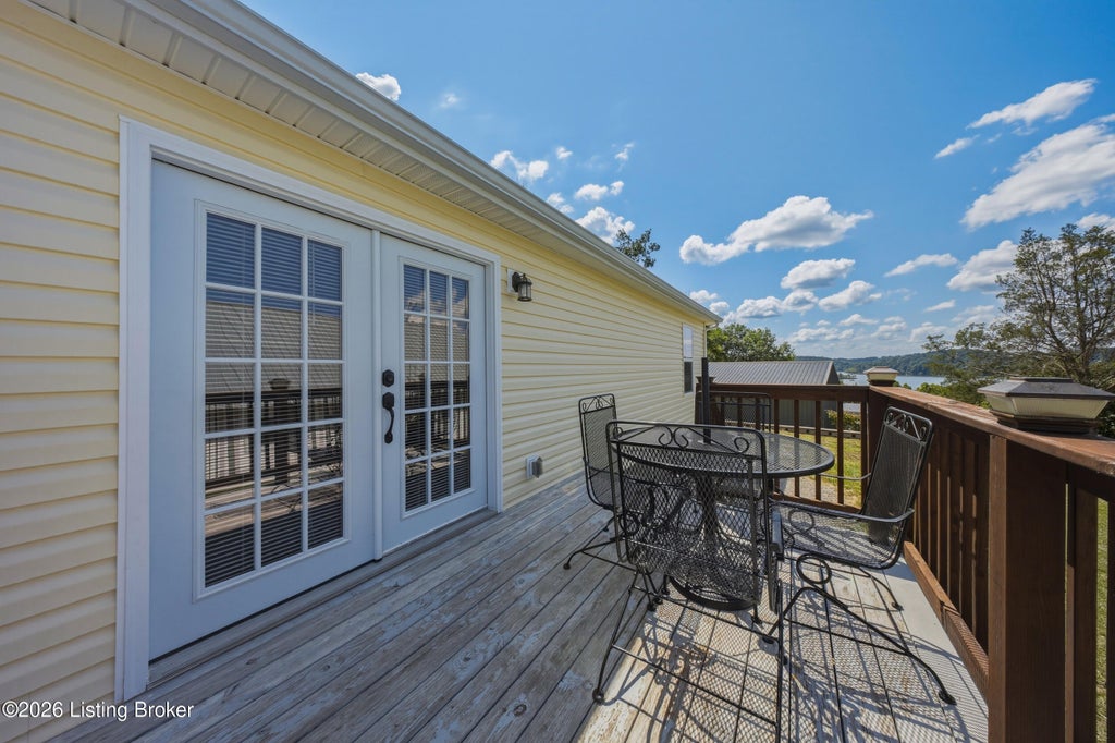 Photo of 827 Lakeview Cir, Clarkson, KY 42726 (MLS # 1725262)