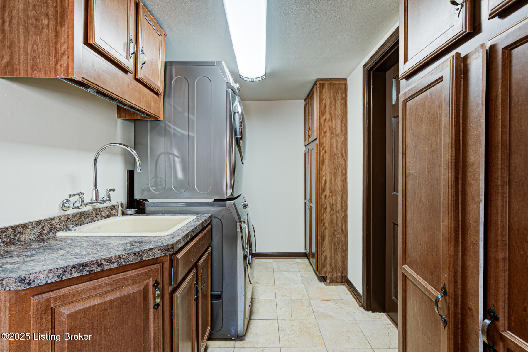 6601 Old Heady Rd, Louisville, Kentucky image 17