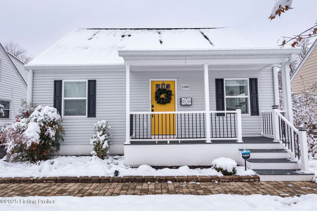 Photo of 3309 Grandview Ave, Louisville, KY 40207 (MLS # 1705774)