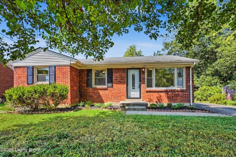 Homes For Sale - 5504 Minyard Dr<br/> Louisville, KY 40219