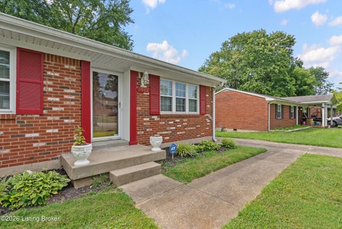 Homes For Sale - 3902 Iron Horse Way<br/> Louisville, KY 40272