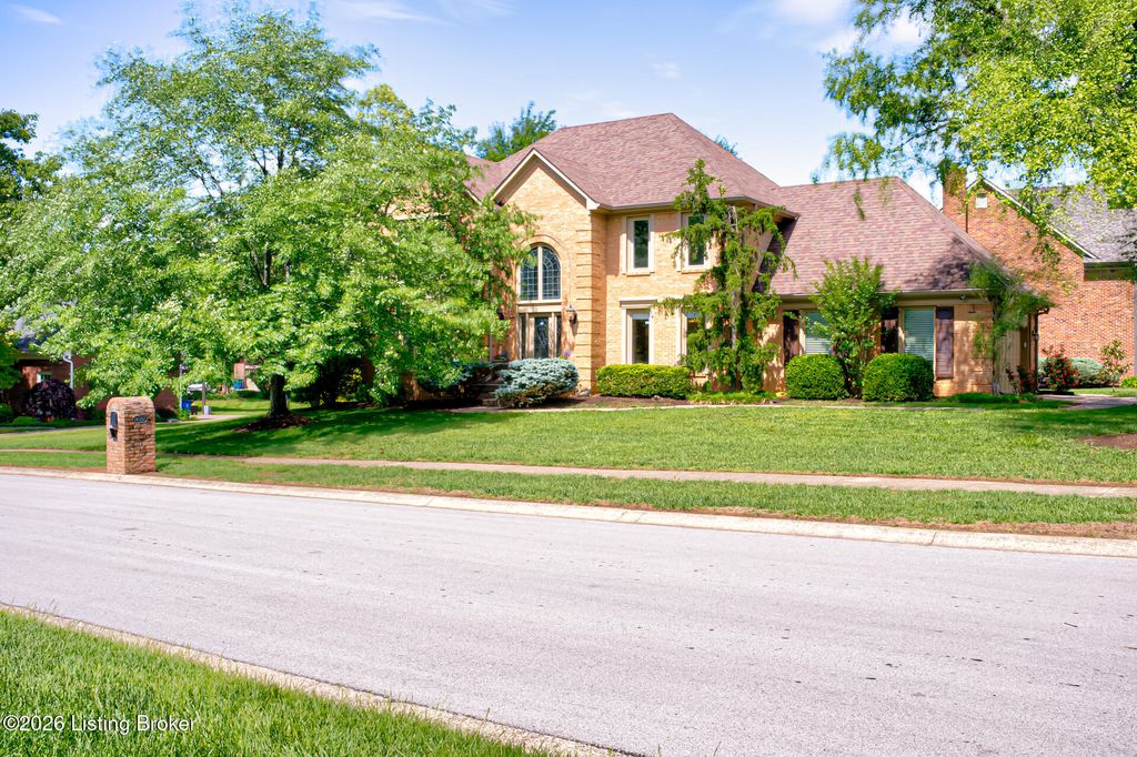 Photo of 14307 Oak Bluff Ct, Louisville, KY 40245 (MLS # 1716293)