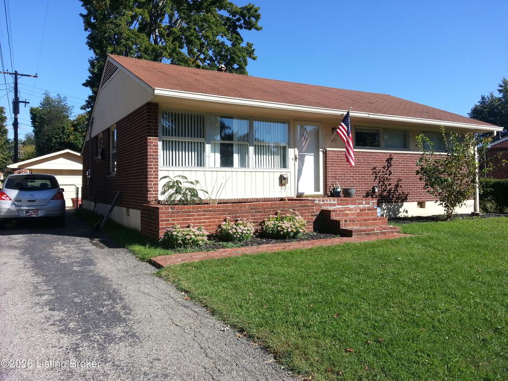 Photo of 3413 Calais Dr, Jeffersontown, KY 40299 (MLS # 1706856)