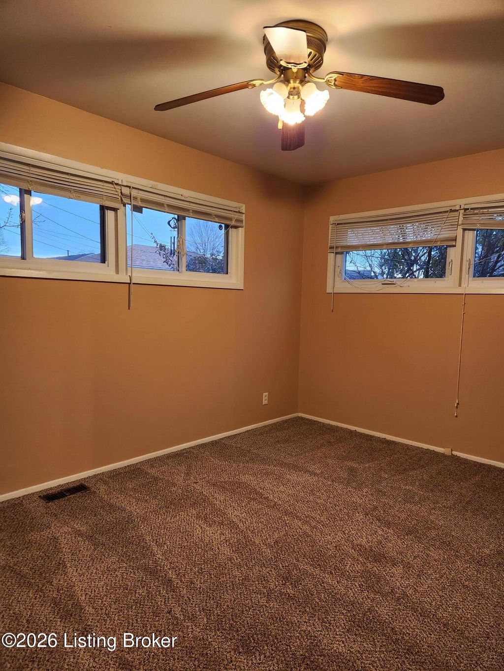 Photo of 3413 Calais Dr, Jeffersontown, KY 40299 (MLS # 1706856)