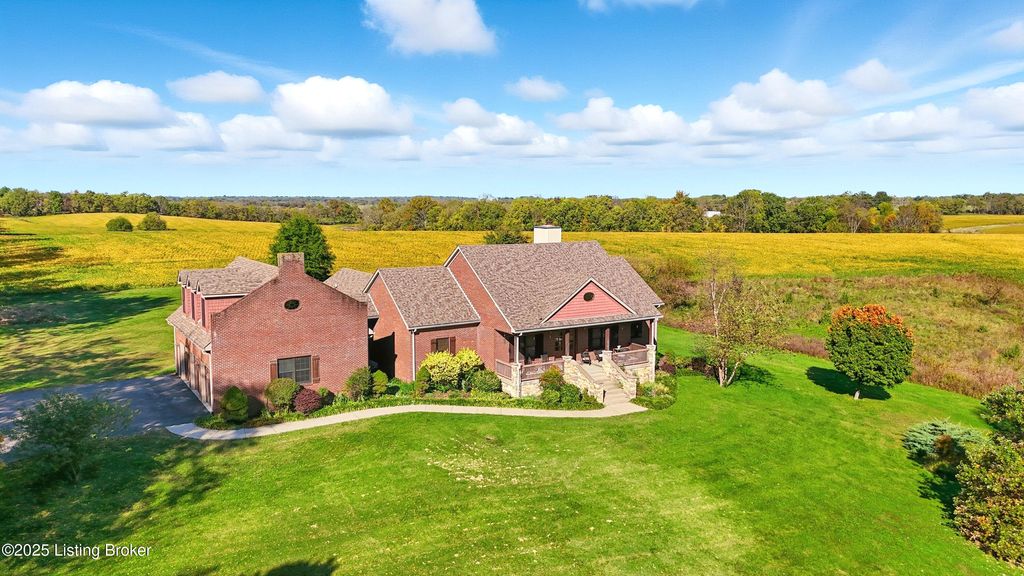 Photo of 979 Logan Station Rd, Shelbyville, KY 40065 (MLS # 1702240)