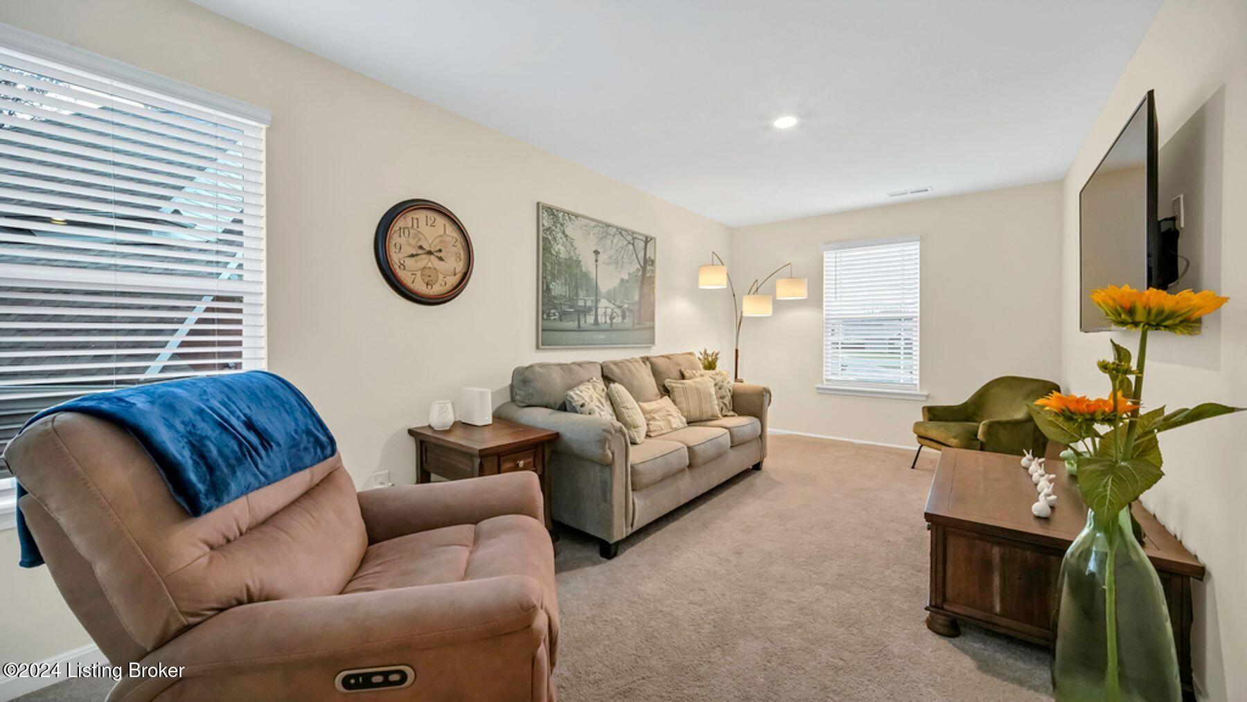 6410 Triplett Woods Dr, Louisville, Kentucky image 16