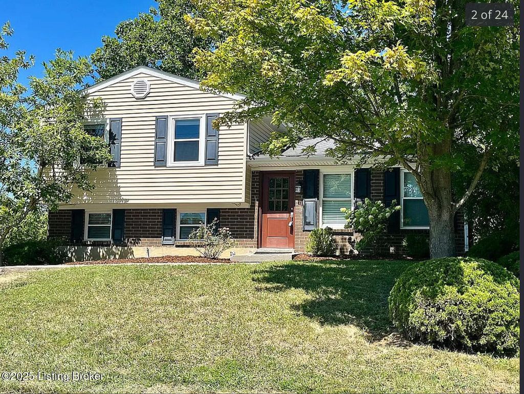 Photo of 12303 Brookgreen Dr, Louisville, KY 40243 (MLS # 1710640)