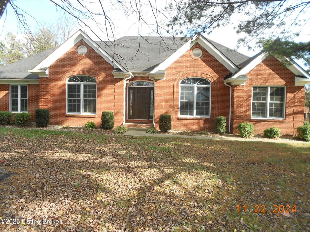 Photo of 149 Castleton Dr, Bardstown, KY 40004 (MLS # 1705249)