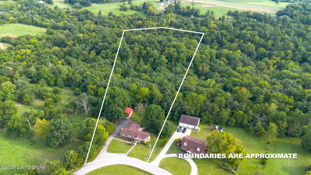 Photo of 259 E Valleyview Dr, Mt Washington, KY 40047 (MLS # 1720144)
