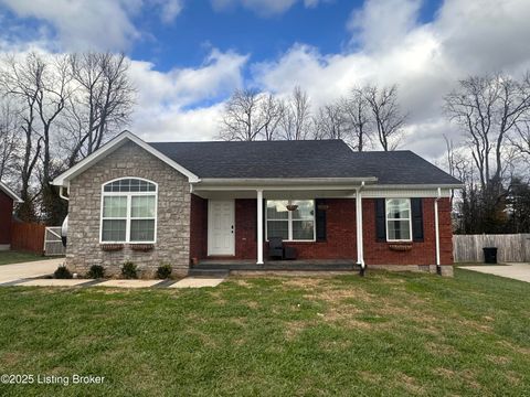Photo of 114 Shallow Springs Ct, Bardstown, KY 40004 (MLS # 1703971)