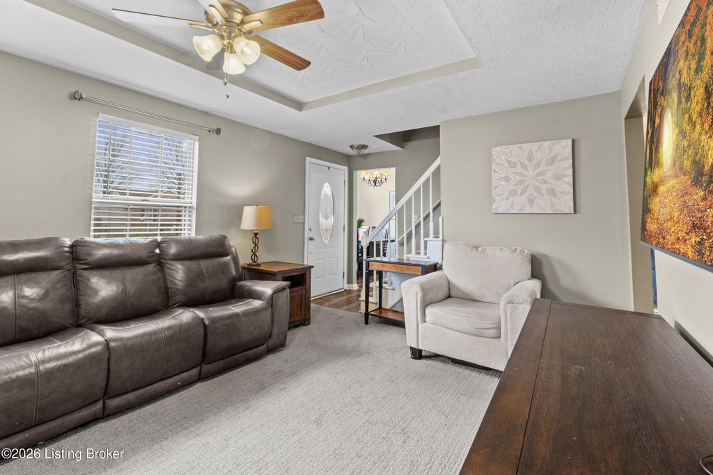 Photo of 4530 Greymont Dr, Louisville, KY 40229 (MLS # 1709398)