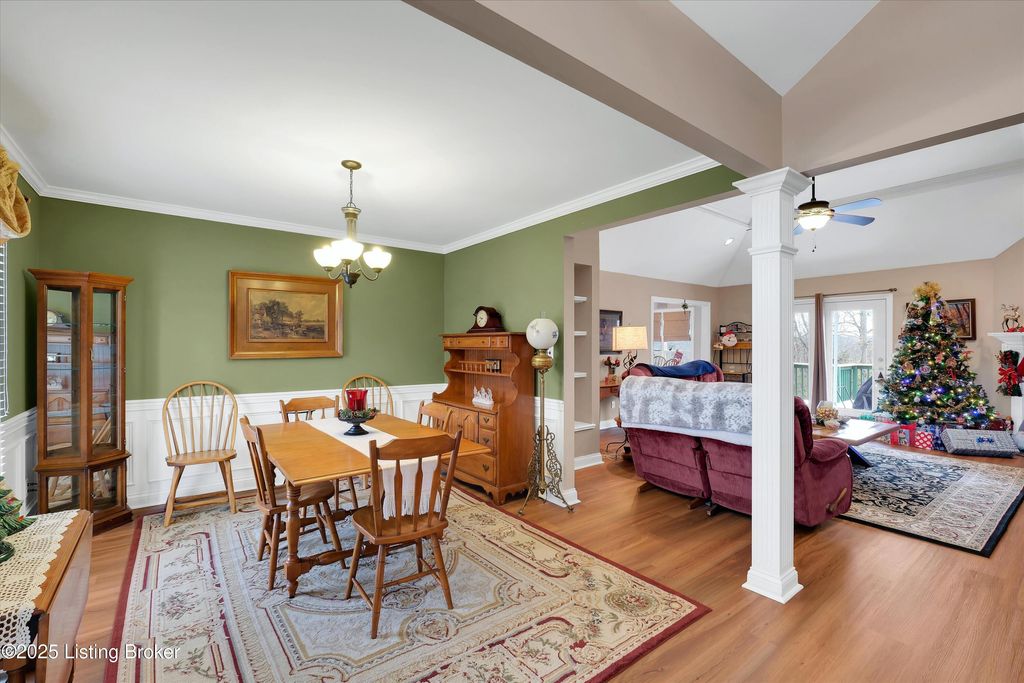 Photo of 1928 Prestwick Dr, La Grange, KY 40031 (MLS # 1705074)