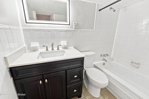 Tiny photo for 3455 Heatherfield Dr, Louisville, KY 40216 (MLS # 1730983)