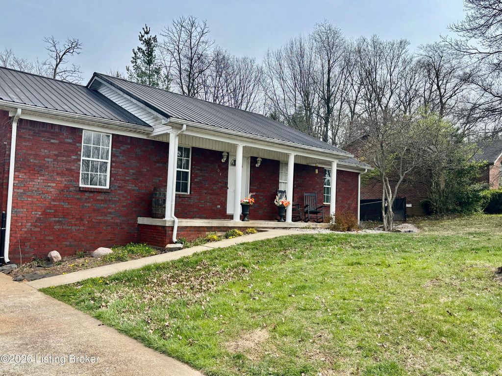 Photo of 104 Owings Blvd, Bardstown, KY 40004 (MLS # 1712047)