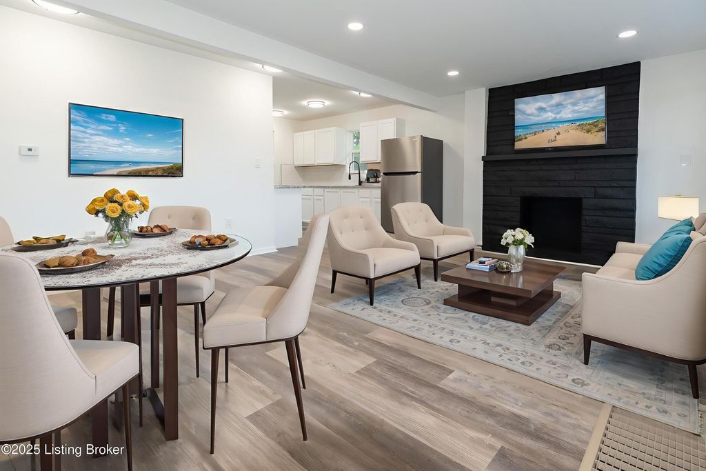 Photo of 4426 Cane Run Rd, Louisville, KY 40216 (MLS # 1703696)