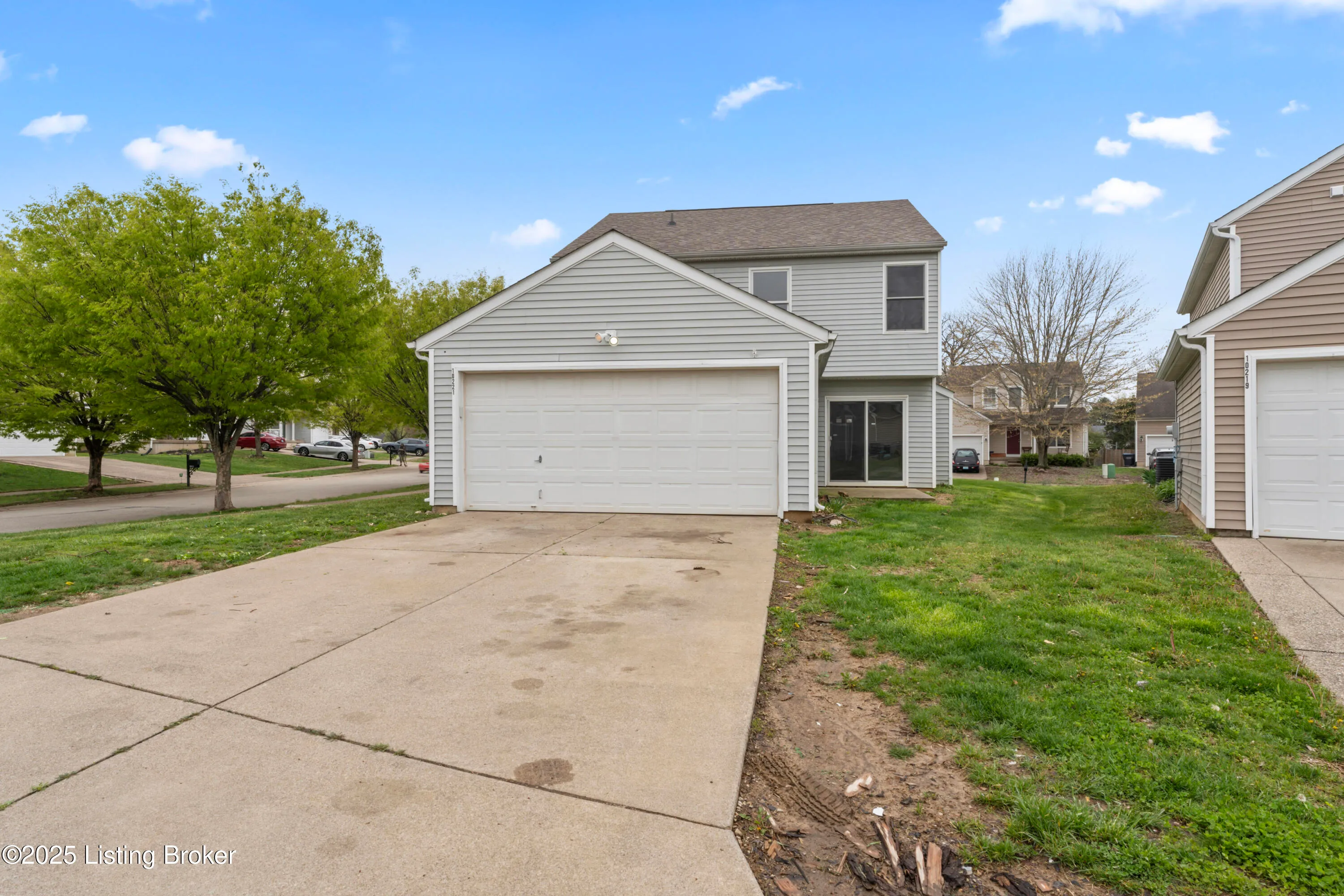 Louisville, Kentucky 40229, United States, 4 Bedrooms Bedrooms, ,3 BathroomsBathrooms,Residential,Active,108773